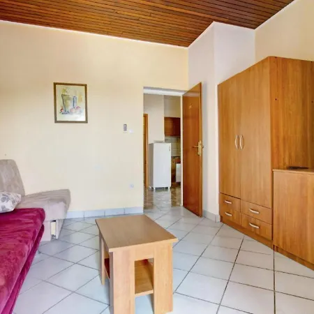 Anton Apartment *