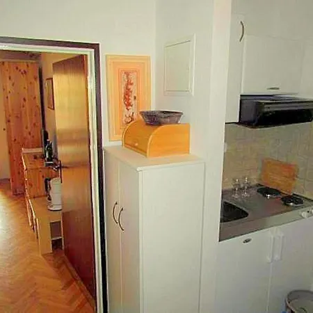 Anton Apartment