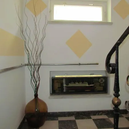 Anton Apartment *