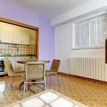 Apartment Anton Makarska