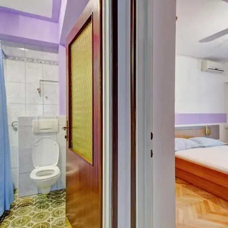 Anton Apartment *